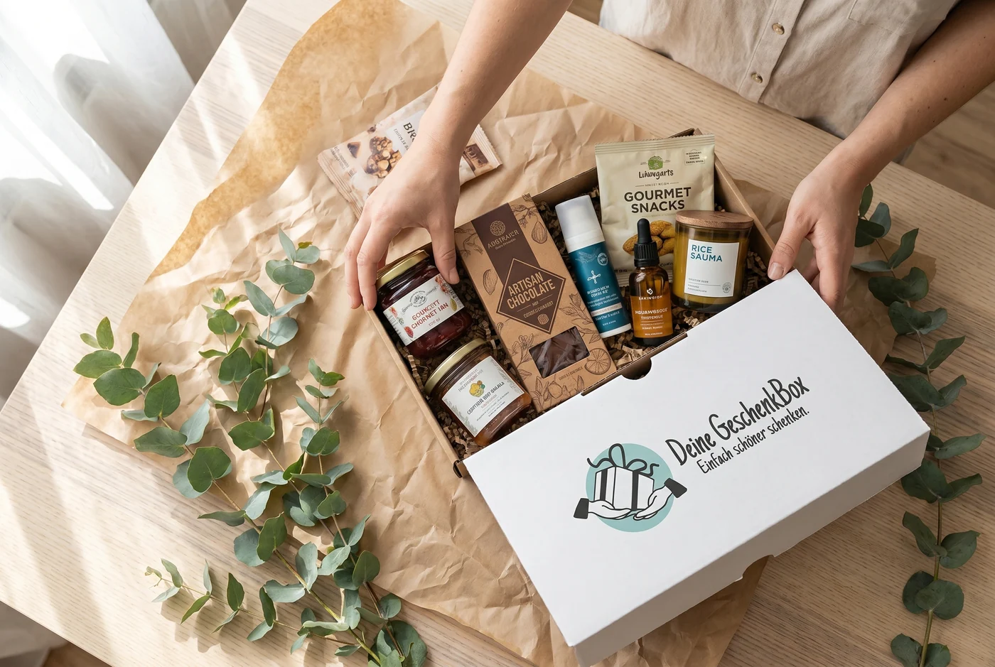 Produkte werden für eine GeschenkBox handverlesen